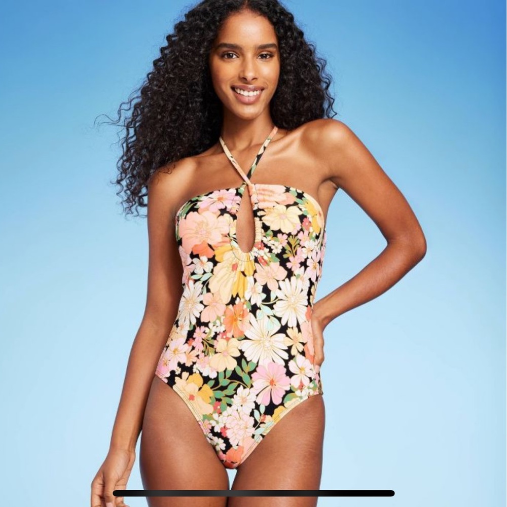 New! Shade & Shore halter keyhole swimsuit